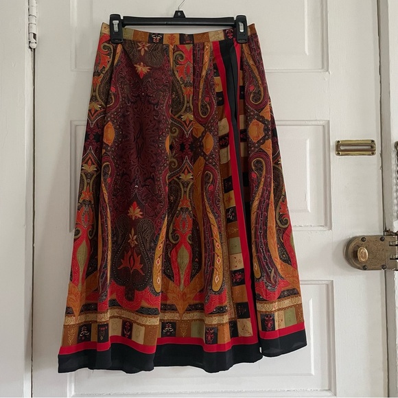 Vintage Scarf Skirt with pockets! - Picture 3 of 9